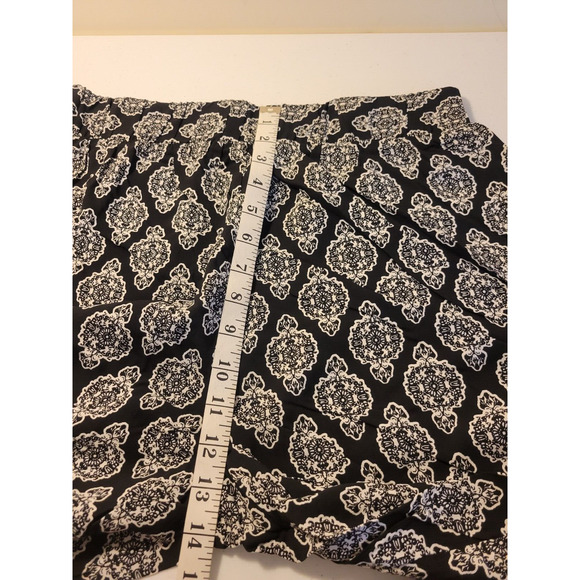 NWT Christopher & Banks Black Baroque Wide Leg Capri Pants Women's Size Large - Picture 6 of 11